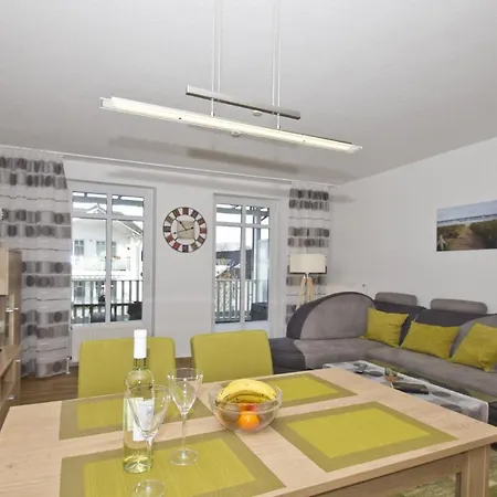 Haus Strandeck - Kleine Auszeit Апартаменты *